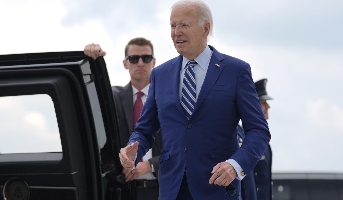 NextImg:Biden is courting LGBTQ+ voters in New York City