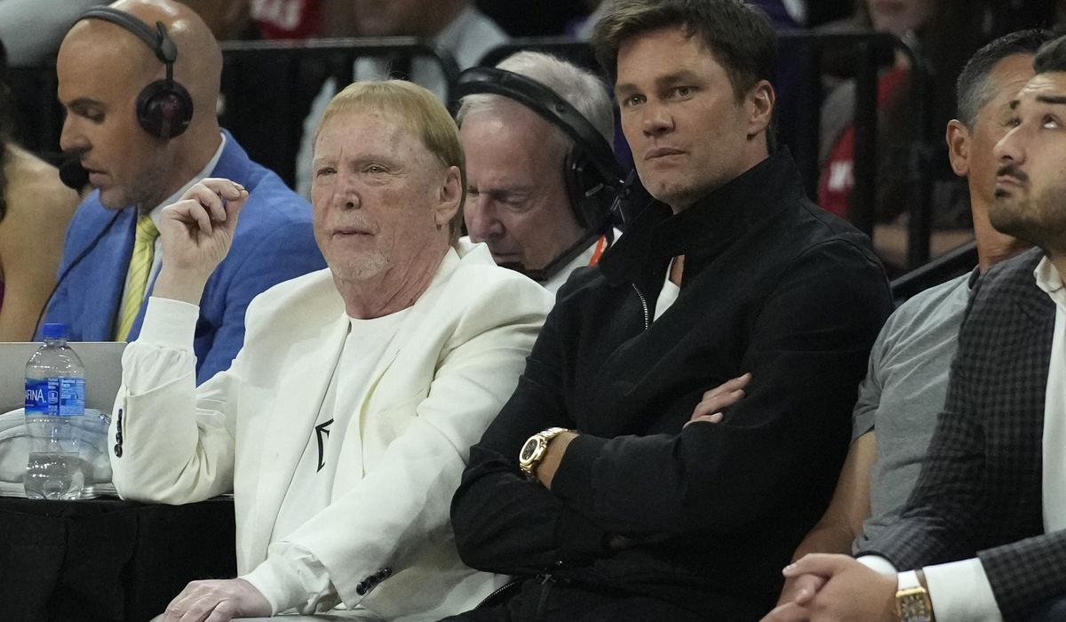 NextImg:Magic Johnson, Dwyane Wade, Tom Brady among new wave of WNBA owners
