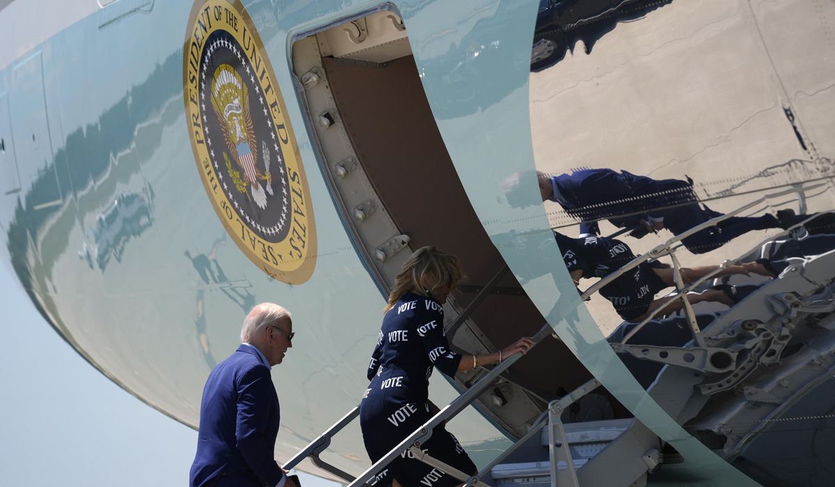 NextImg:Biden spent the weekend rallying Democrats and retreating with family after poor debate performance