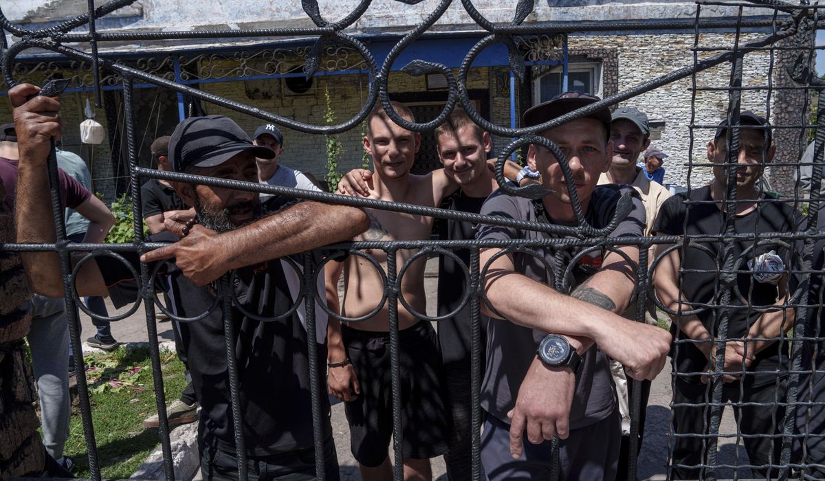 NextImg:Ukraine is releasing thousands of prisoners so they can join the fight against Russia