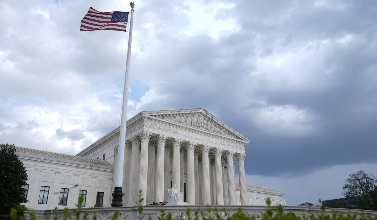 NextImg:Supreme Court rules presidents have absolute immunity for official acts, but not unofficial acts