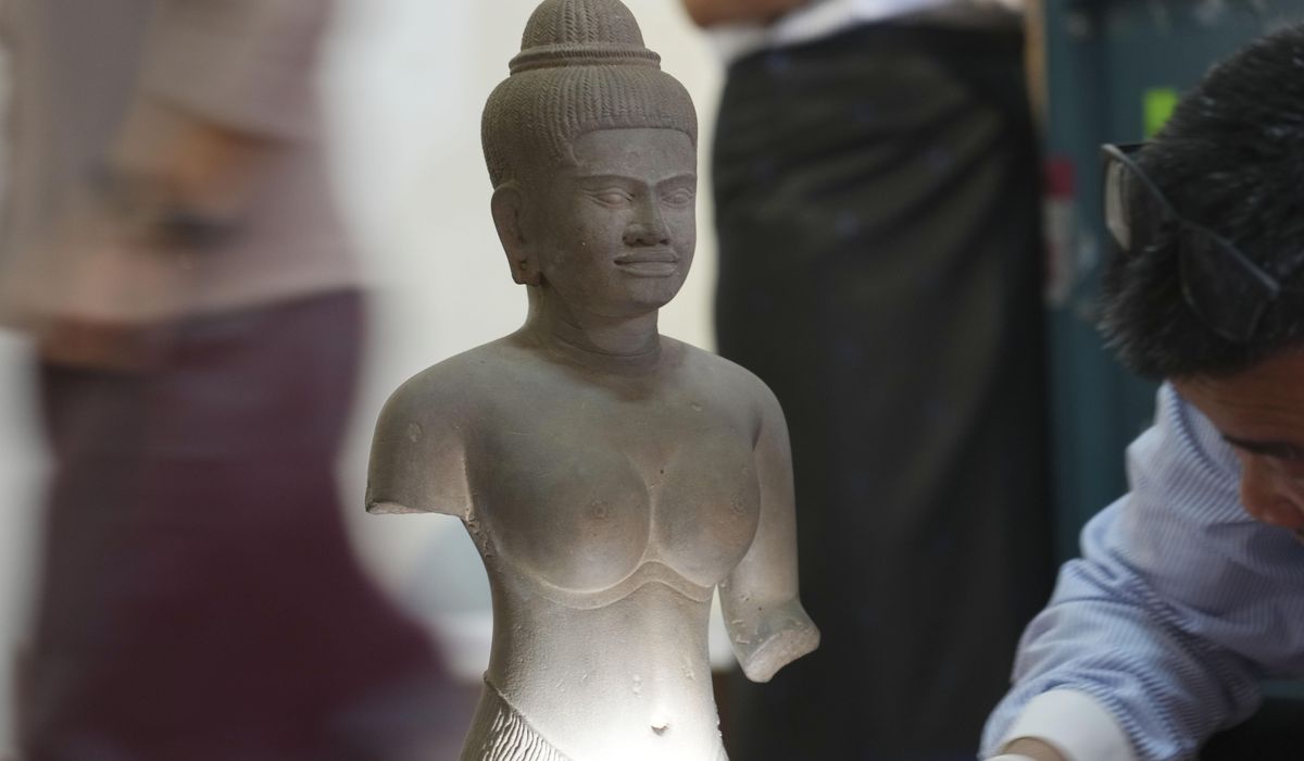 NextImg:Cambodia welcomes 14 sculptures looted over decades of turmoil