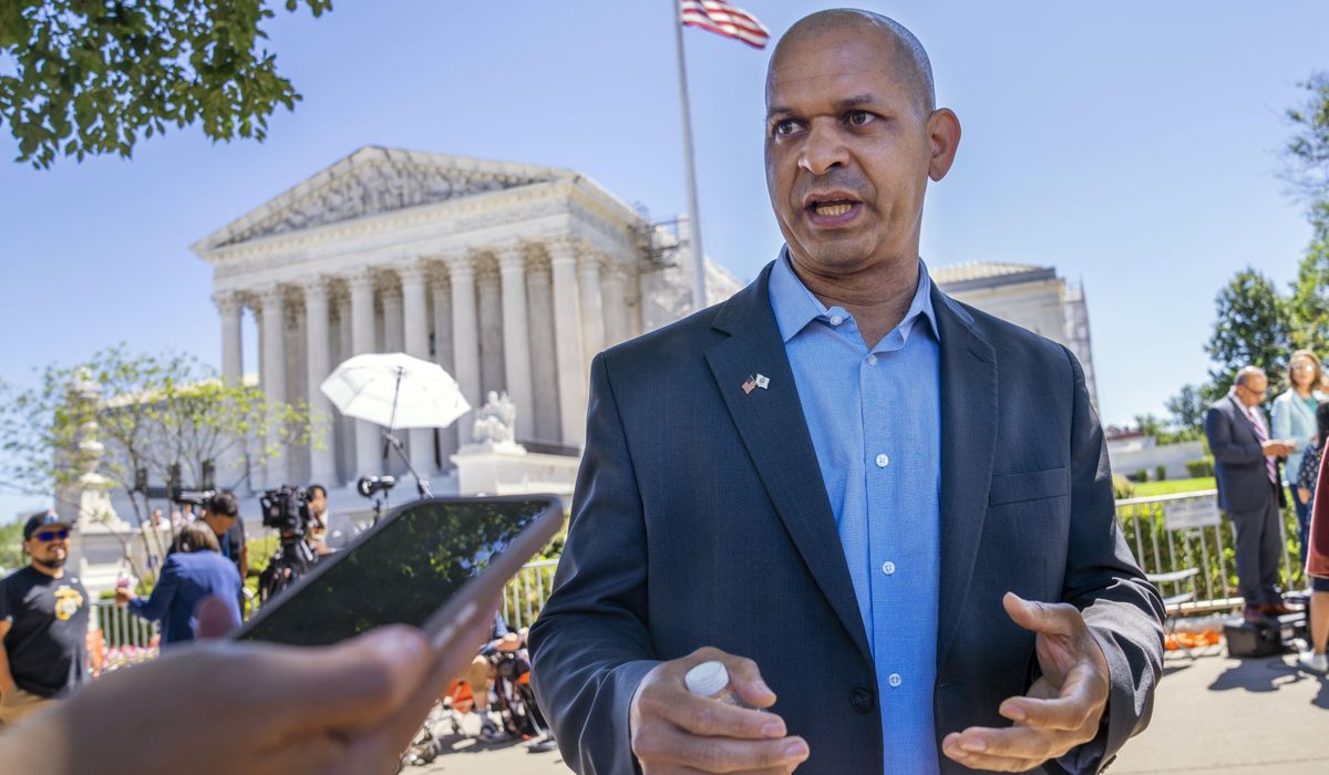NextImg:Officers who defended the Capitol fight falsehoods about Jan. 6 and campaign for Joe Biden
