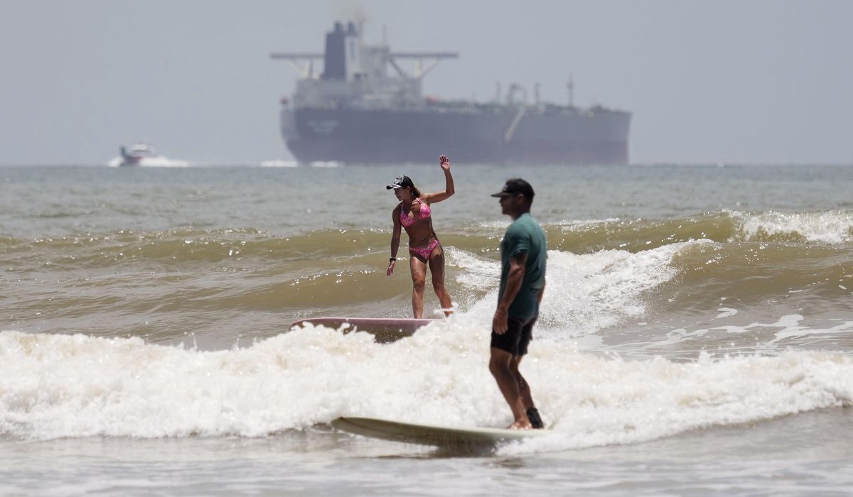 NextImg:Texas coast braces for potential hit by Beryl, which is expected to regain hurricane strength