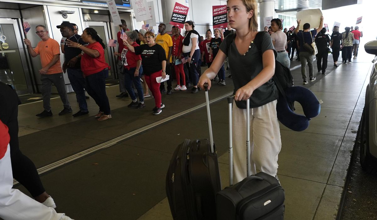 NextImg:More than 3 million pass through U.S. airport security in a day for the first time as travel surges