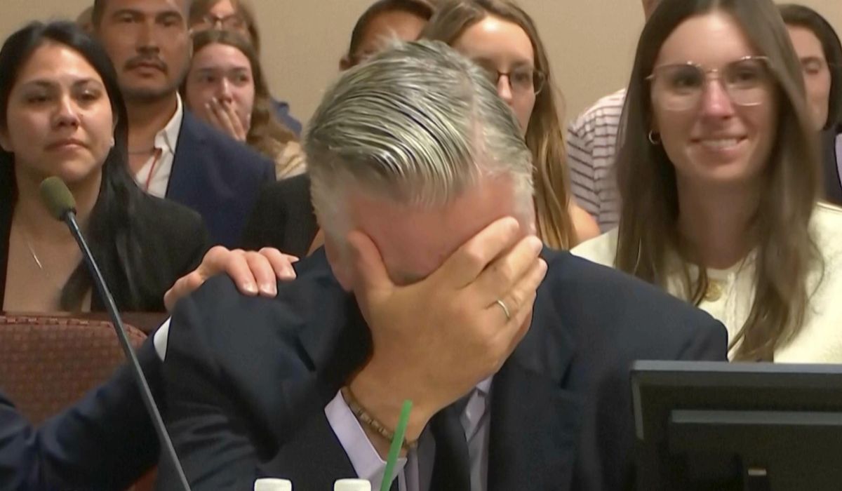 NextImg:Alec Baldwin thanks supporters in first public comments after early end to trial