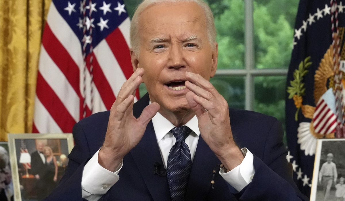 NextImg:Biden calls to ‘cool it down’ after Trump rally shooting