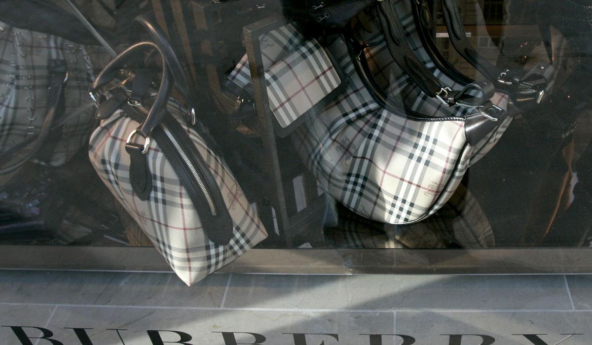 NextImg:Burberry appoints a new CEO as the fashion house warns it expects a first-half operating loss