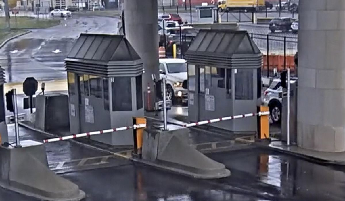 NextImg:Cause of crash that killed NY couple at Niagara Falls border crossing still a mystery 8 months later