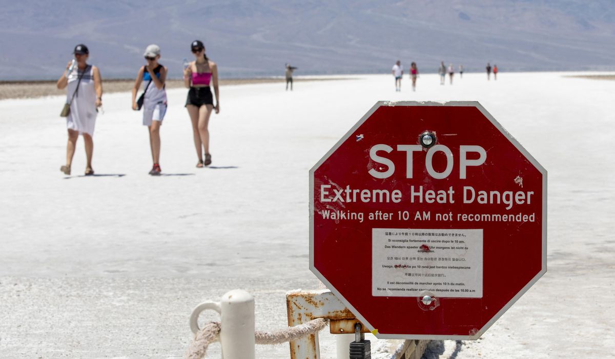 NextImg:California man succumbs to heat in Death Valley National Park