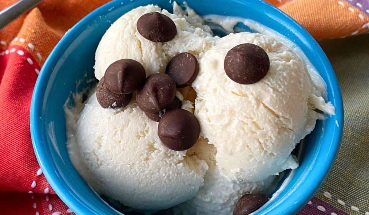 NextImg:Suddenly cool again: Why everyone is digging into cottage cheese this summer