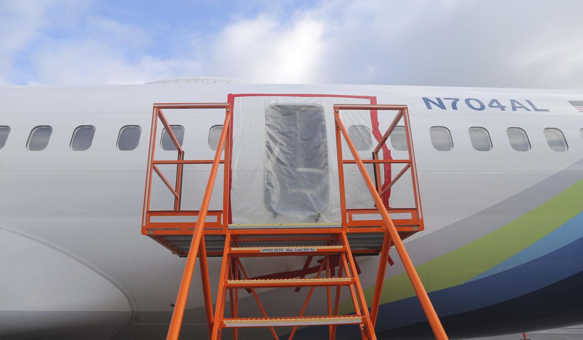 NextImg:Witnesses will tell a federal safety board about the blowout on a Boeing 737 Max earlier this year