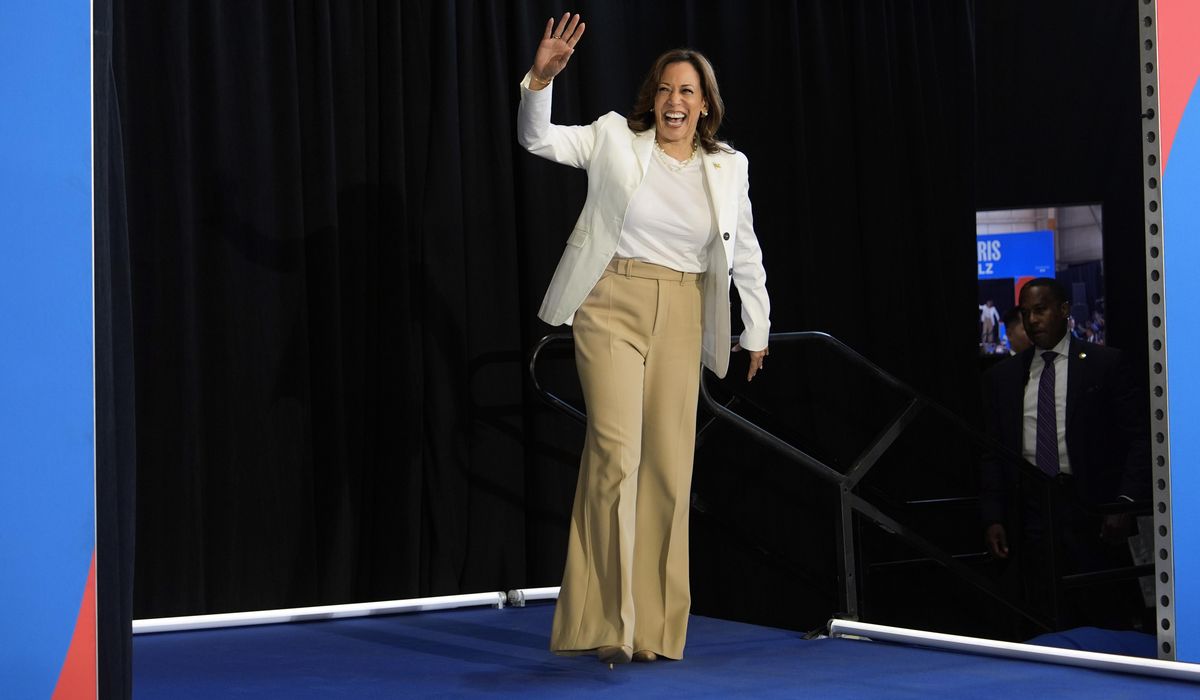 NextImg:Influential Latino group backs Harris in first political endorsement
