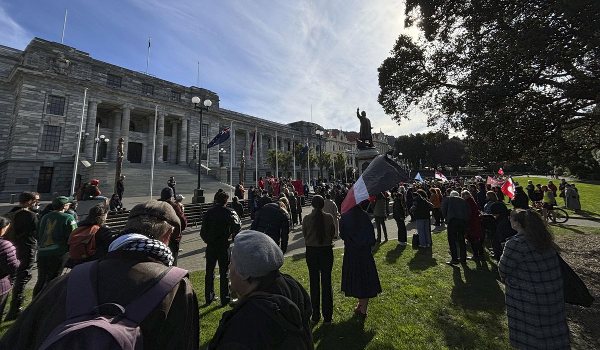 NextImg:New Zealand leader defends the removal of Maori phrases from an official invitation