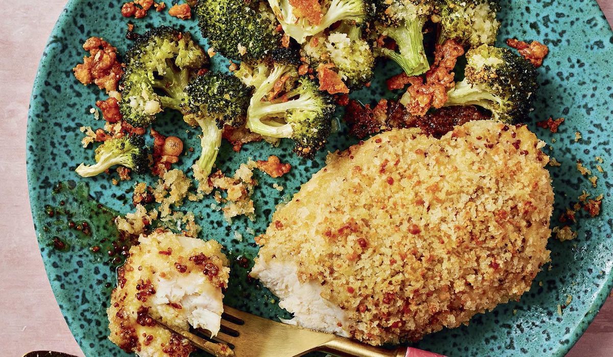 NextImg:Sheet pan dinner: New life for boneless, skinless chicken breasts with panko and honey mustard