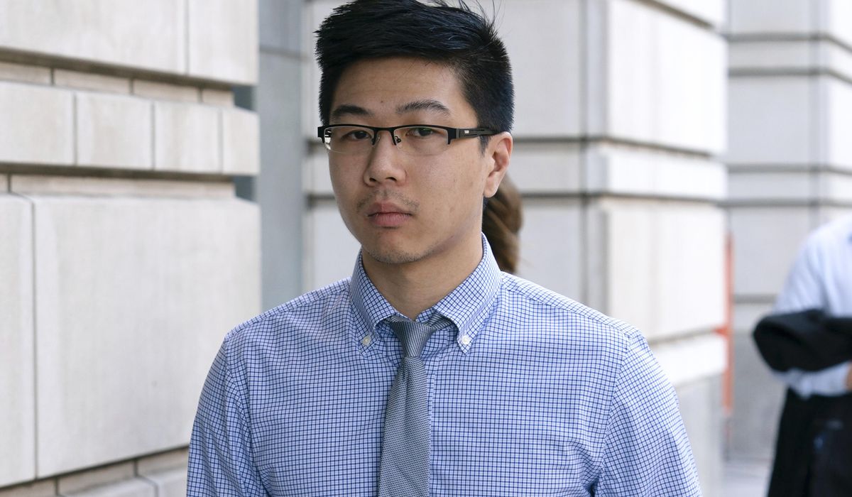 NextImg:Maryland police officer convicted of tossing smoke bomb at police during Capitol riot