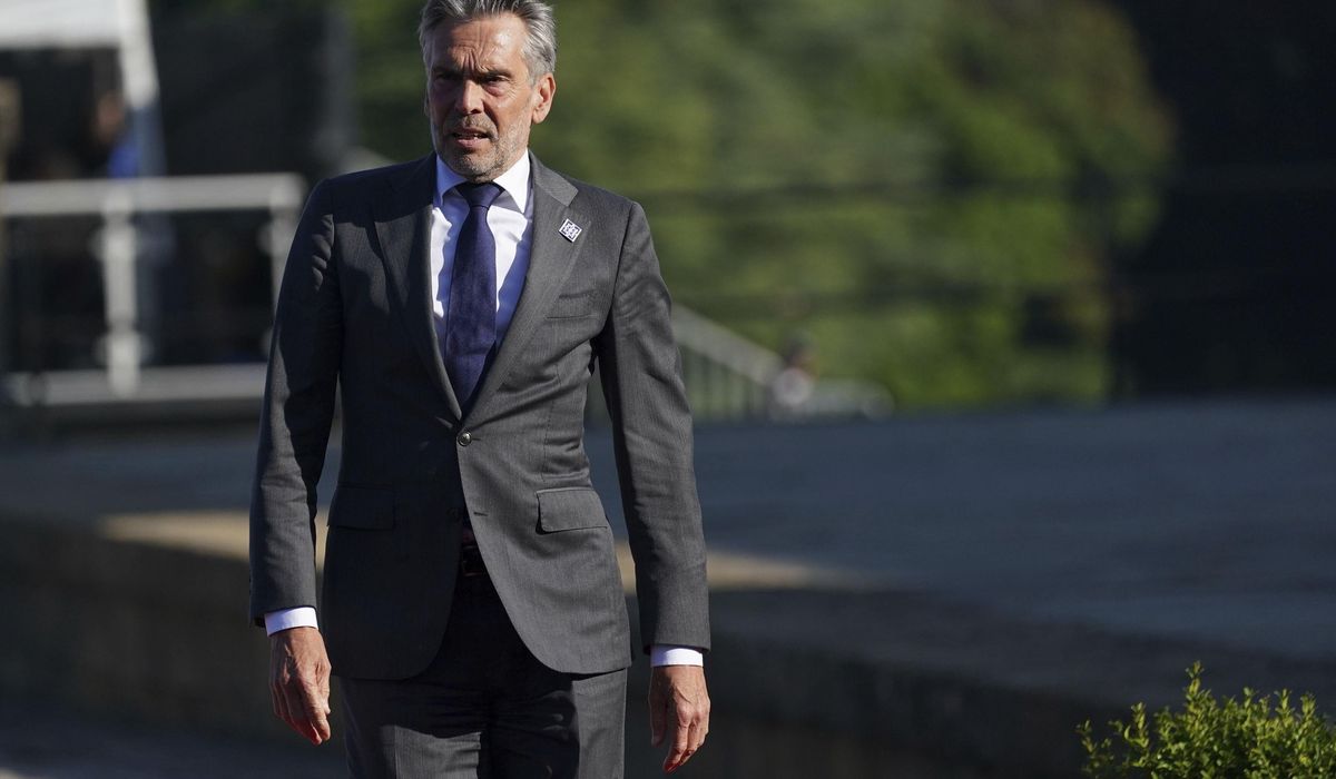 NextImg:New Dutch leader bans phones in Cabinet meetings to dial back espionage threat