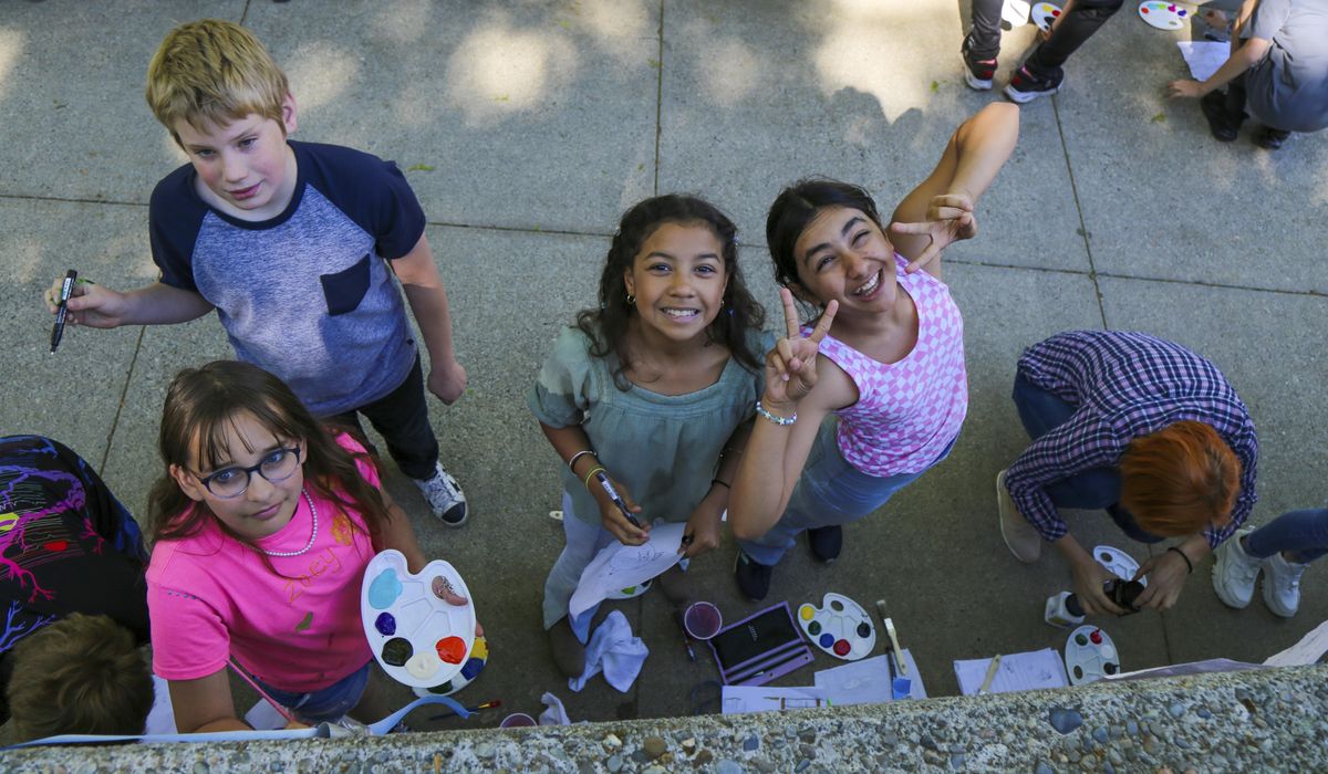 NextImg:Schools are competing with cell phones. Here’s how they think they could win