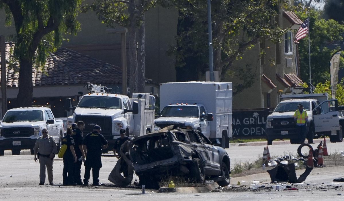 NextImg:San Diego police officer killed and another critically injured in crash with fleeing car