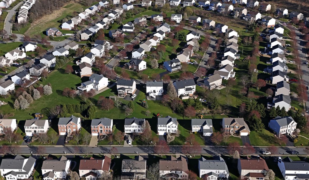 NextImg:U.S. home sales fell in August despite easing mortgage rates, more homes on the market