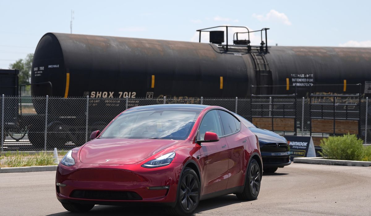 NextImg:Judge dismisses self-driving lawsuit against Tesla, Musk