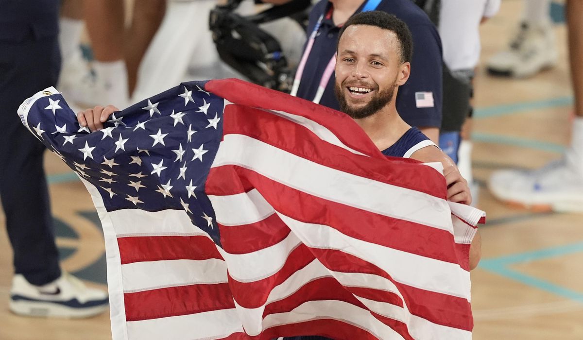 NextImg:Stephen Curry agrees to $63 million extension with Warriors for 2026-27 season