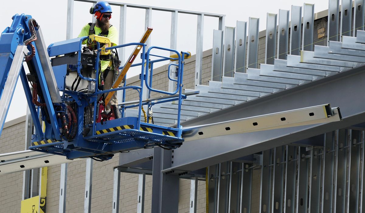 NextImg:U.S. economic growth for last quarter is revised up to a solid 3% annual rate