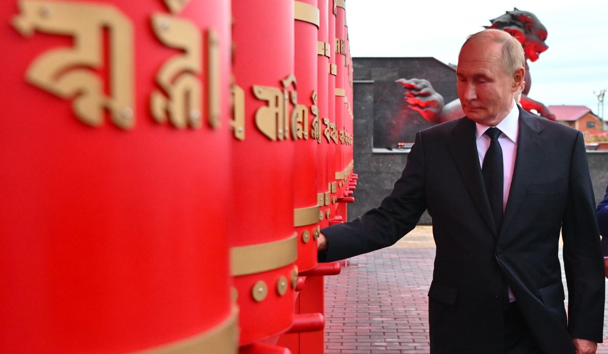 NextImg:Putin arrives in Mongolia, a member of the ICC that issued an arrest warrant for him