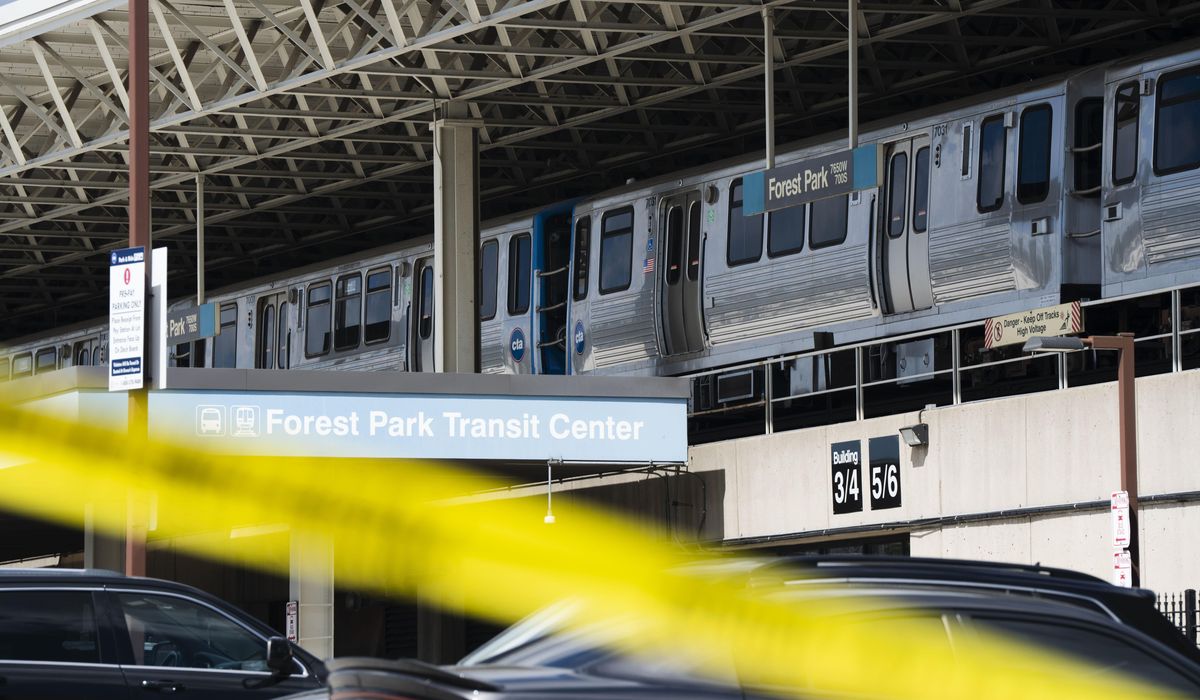 NextImg:4 people fatally shot on Chicago-area commuter train, police say