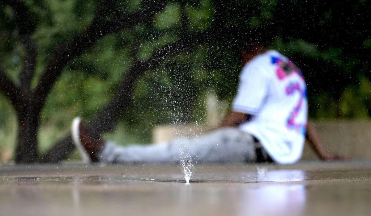 NextImg:Phoenix scorches through 100 straight days at 100 degrees