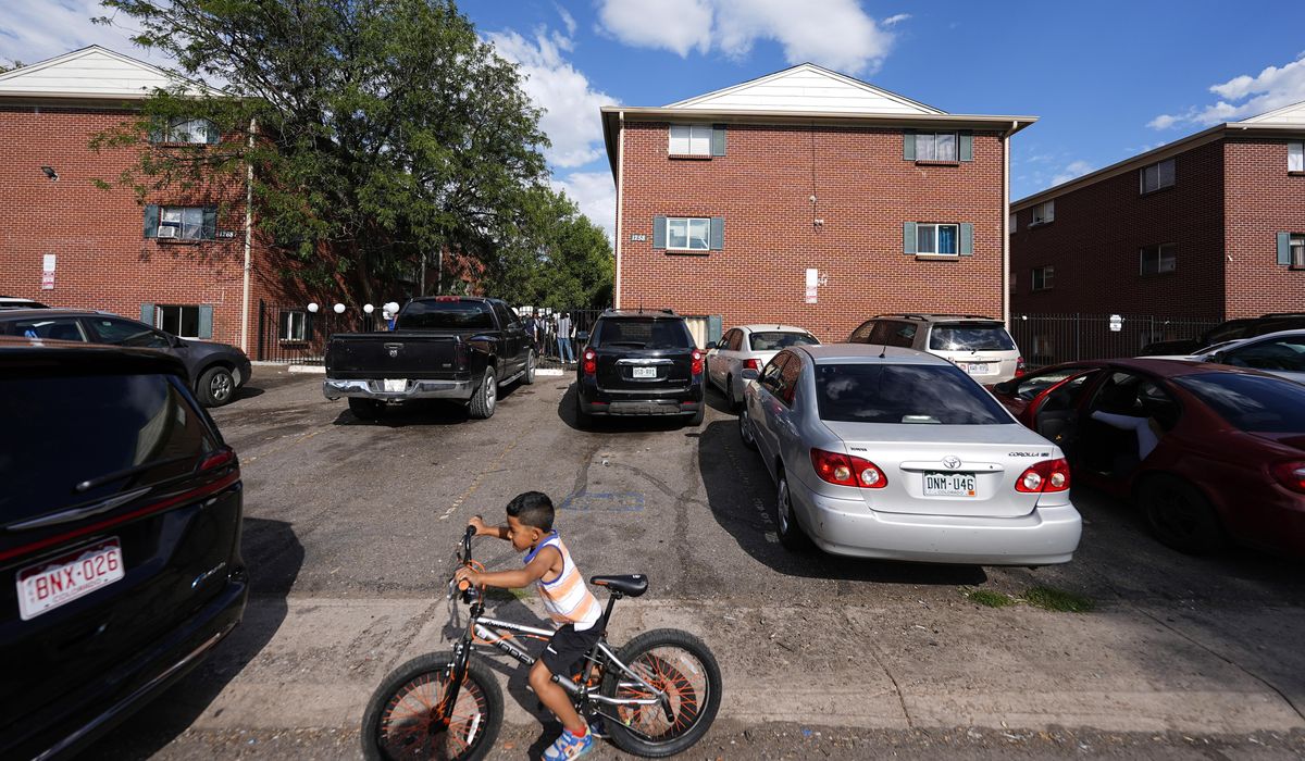 NextImg:Aurora, Colorado, police deny Venezuela street gang has taken over rundown apartment complex
