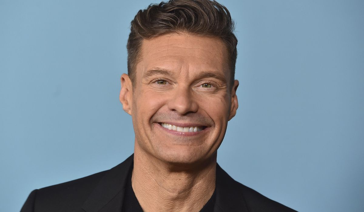 NextImg:Ryan Seacrest debuts as new host of ‘Wheel of Fortune’
