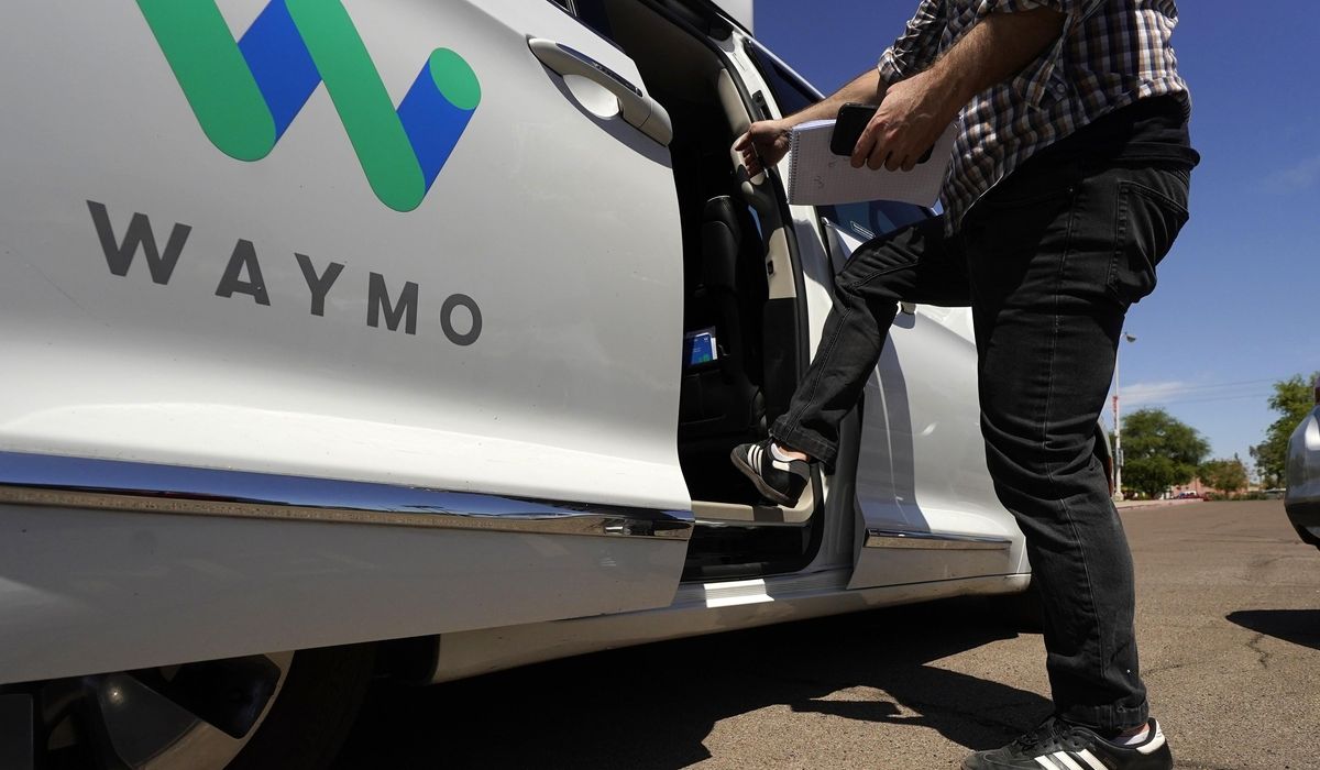 NextImg:Waymo robotaxi opens access to all in Los Angeles