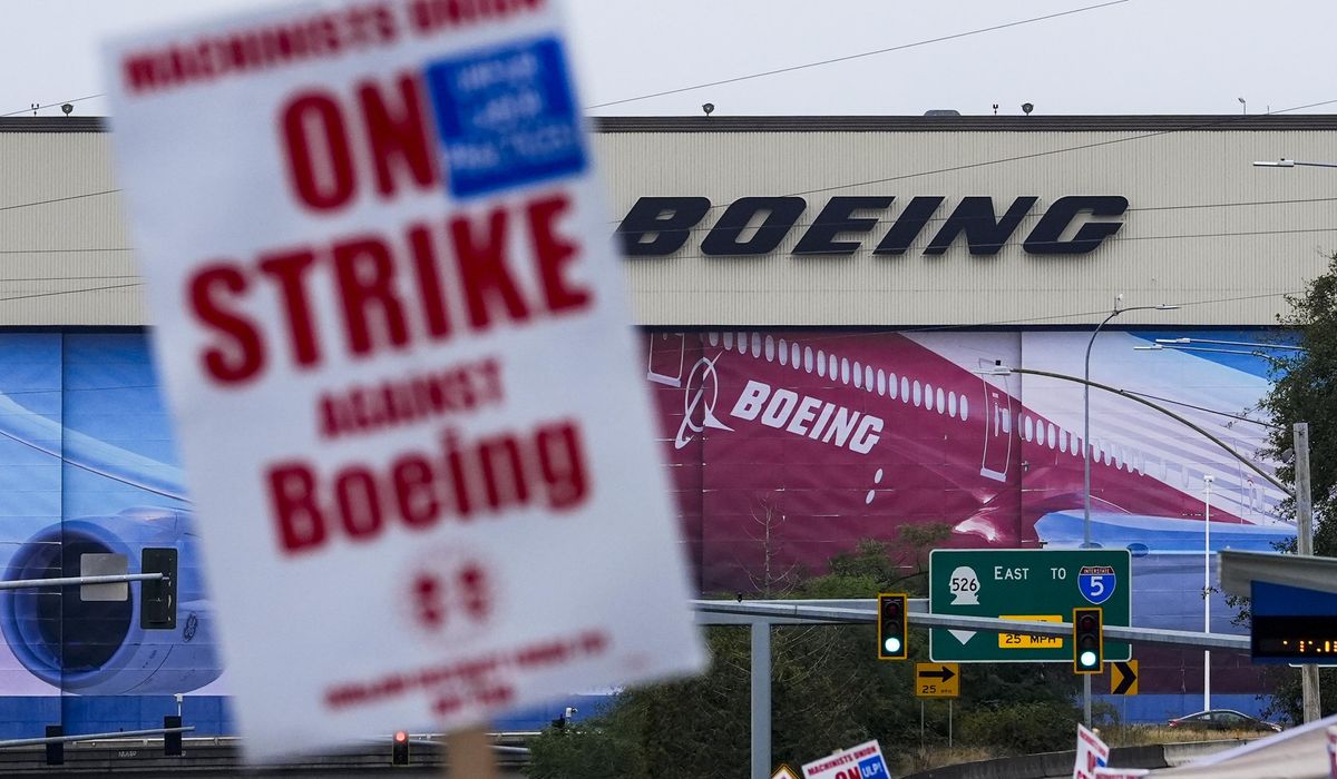 NextImg:Boeing, union resume contract talks with federal mediators