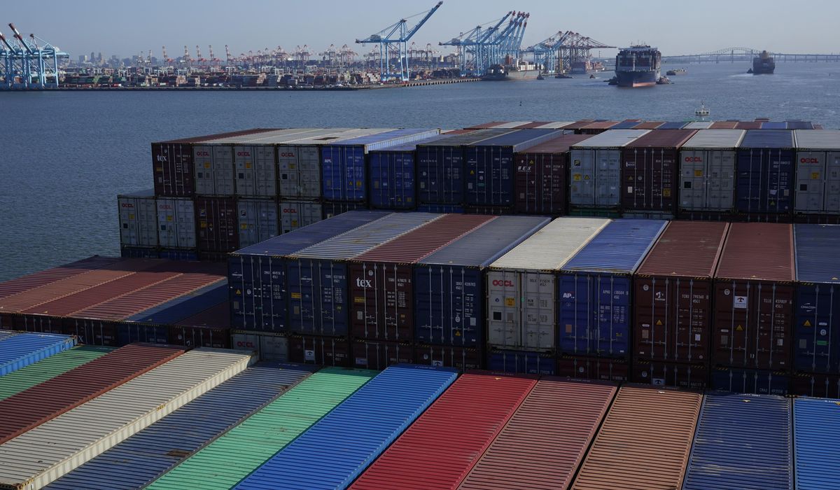 NextImg:U.S. retailers brace for potential pain from a longshoremen’s strike