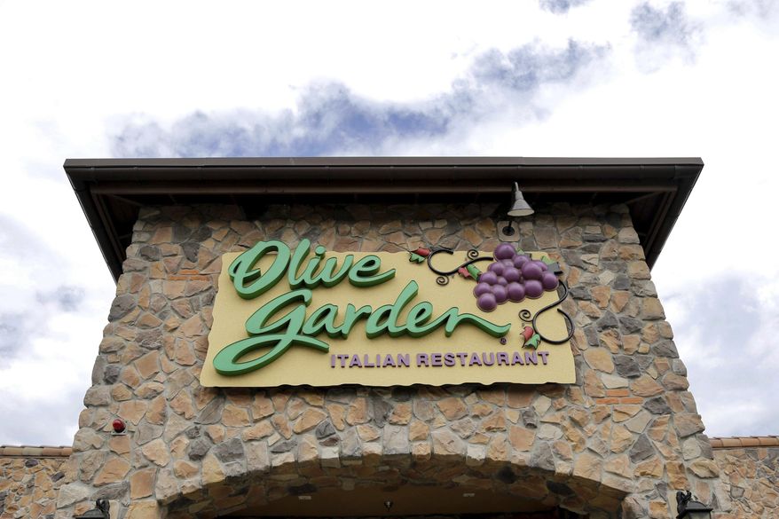 An Olive Garden restaurant in Methuen, Mass is shown on June 27, 2016. (AP Photo/Elise Amendola, File)