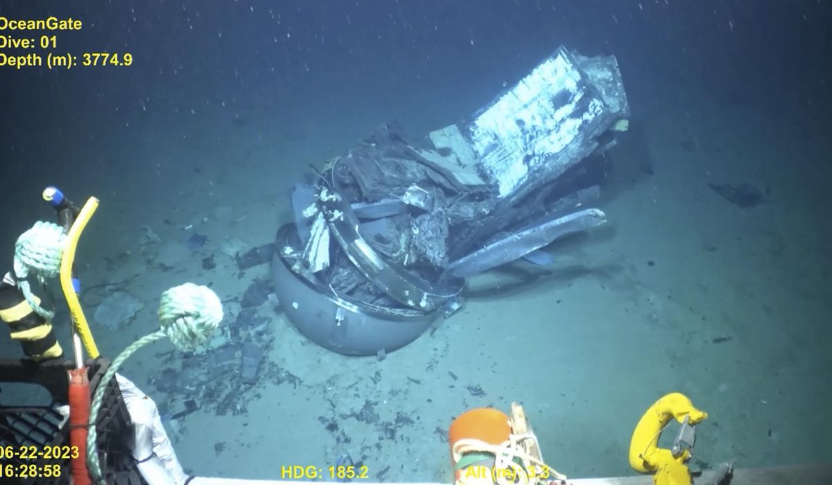 NextImg:Titan submersible’s scientific director says the sub malfunctioned just prior to the Titanic dive
