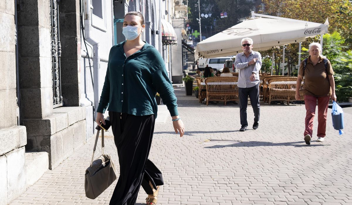 NextImg:Residents in Kyiv told to stay indoors as air pollution blankets the Ukrainian capital