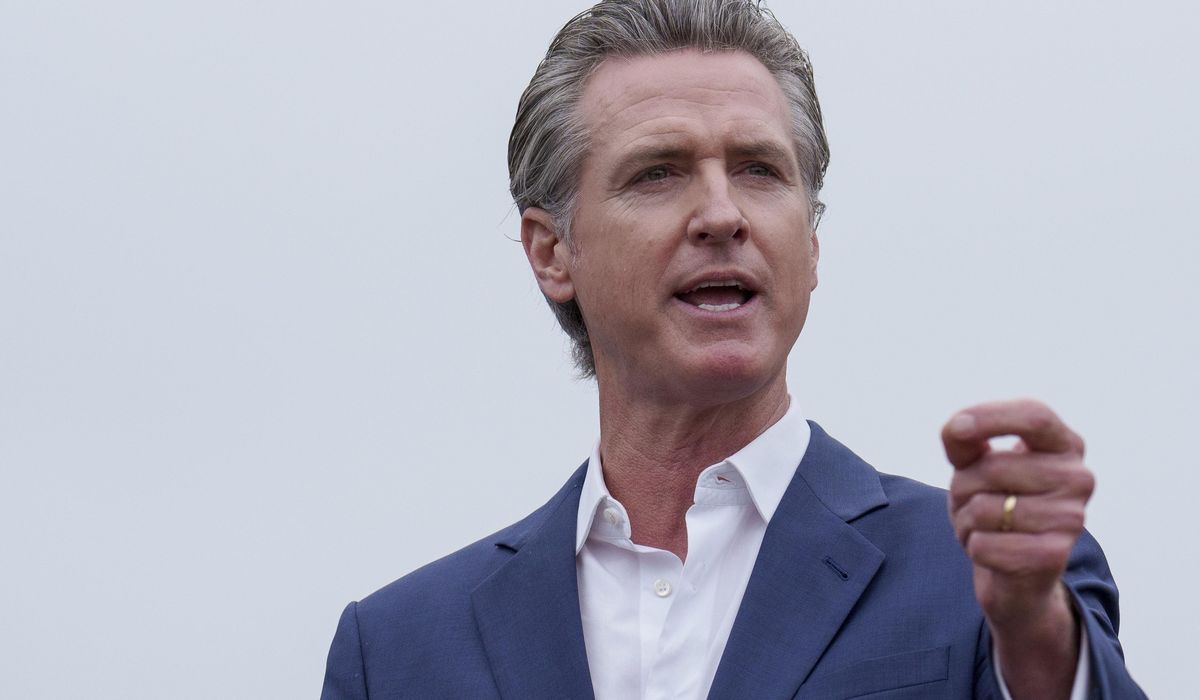 NextImg:California governor vetoes bill requiring speeding alerts in new cars