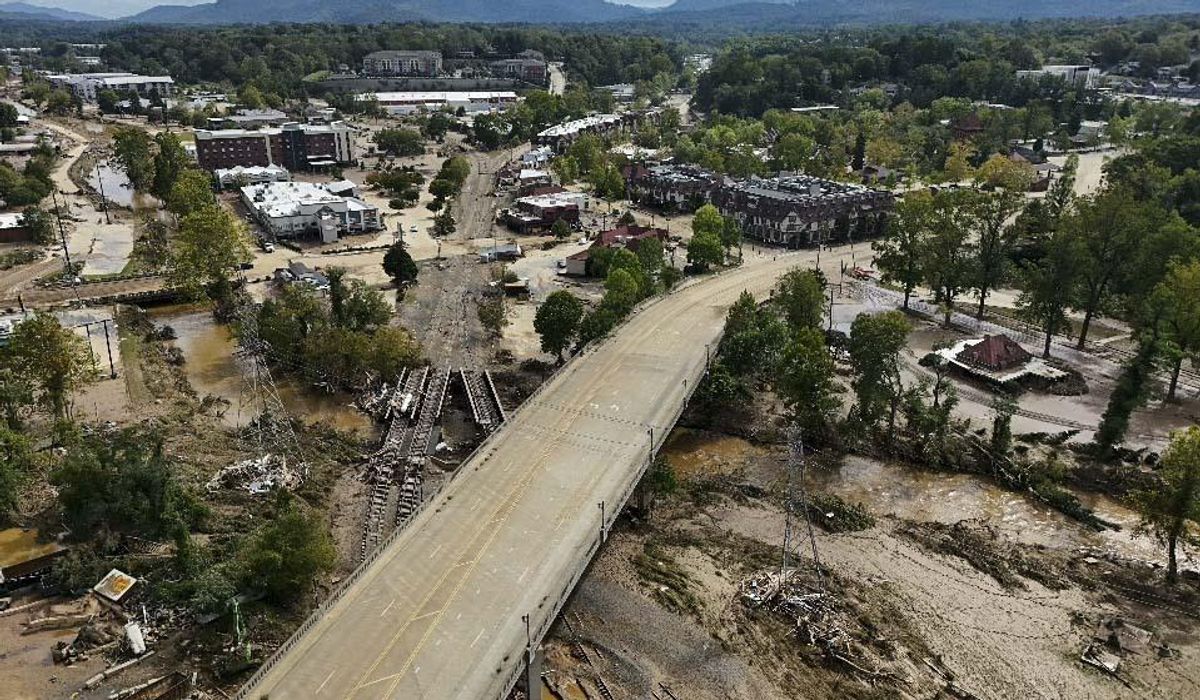 NextImg:Biden sends 1,000 troops to assist N.C. storm recovery
