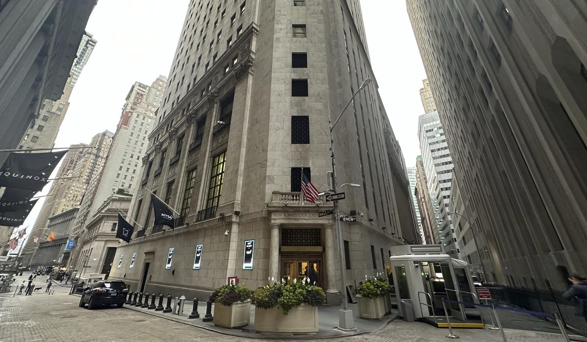 NextImg:Wall Street rises after a blockbuster jobs report