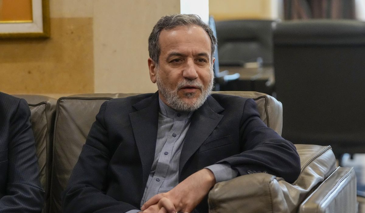 NextImg:Iranian foreign minister discusses regional tensions with Egyptian officials in Cairo