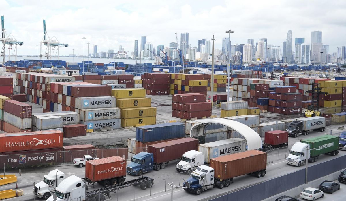 NextImg:Dockworkers’ union suspends strike until Jan. 15 to allow time to negotiate new contract
