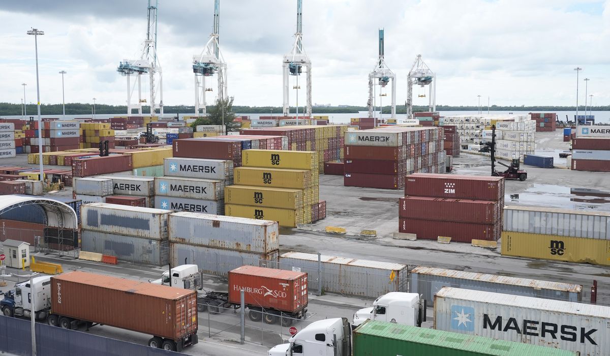 NextImg:East, Gulf Coast dockworkers’ union to restart talks next week