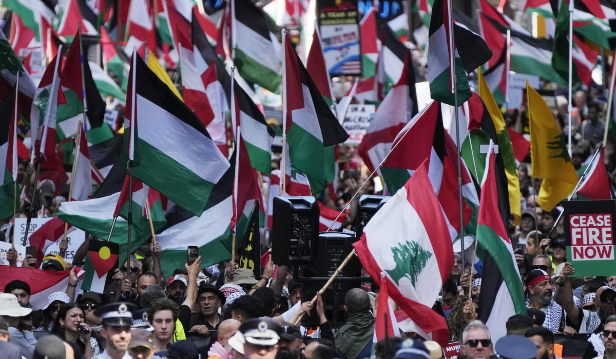 NextImg:Pro-Palestinian and pro-Israeli crowds rally across the world on the eve of Oct. 7 anniversary