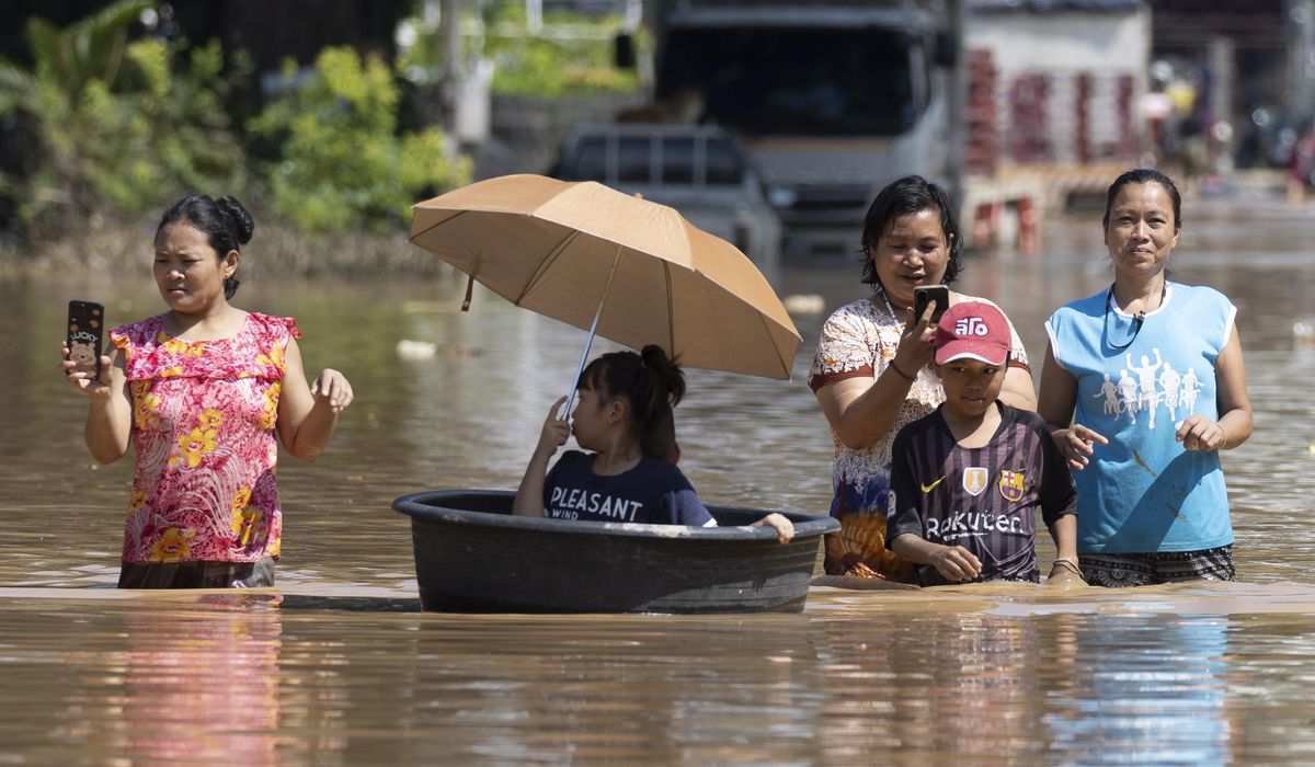 NextImg:Central Thailand braces for inundation as rain stops in flooded Chiang Mai