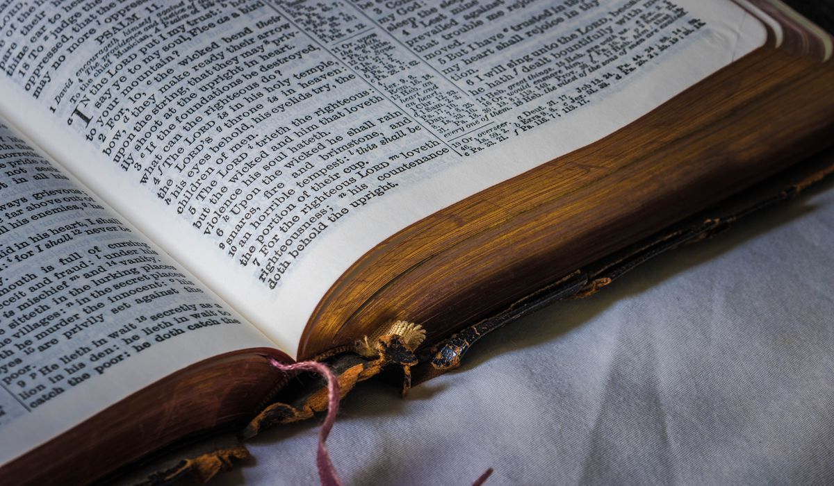 NextImg:Bible sales soar as number of American Christians shrinks