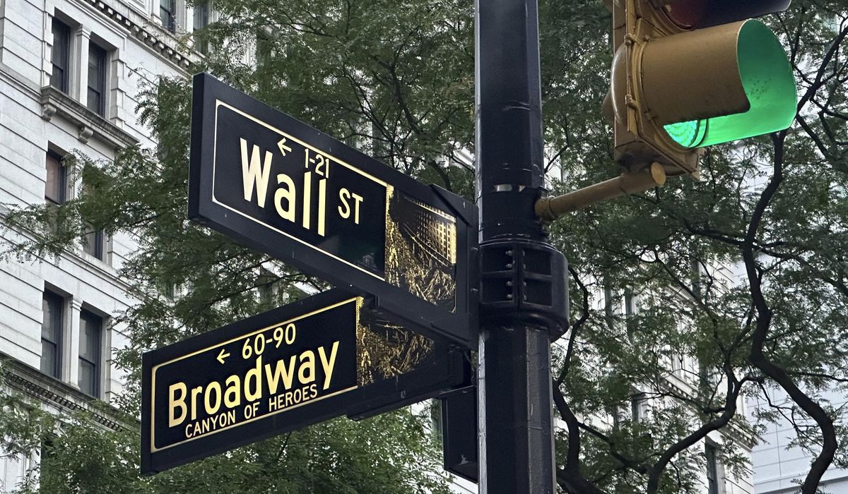 NextImg:Wall Street holds firm after Shanghai stocks suffer worst drop since early COVID