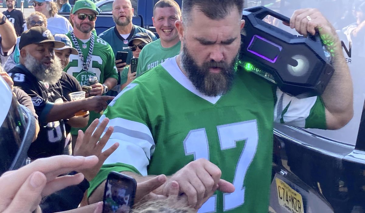NextImg:Jason Kelce apologizes for spiking fan’s cellphone: ‘I decided to greet hate with hate’