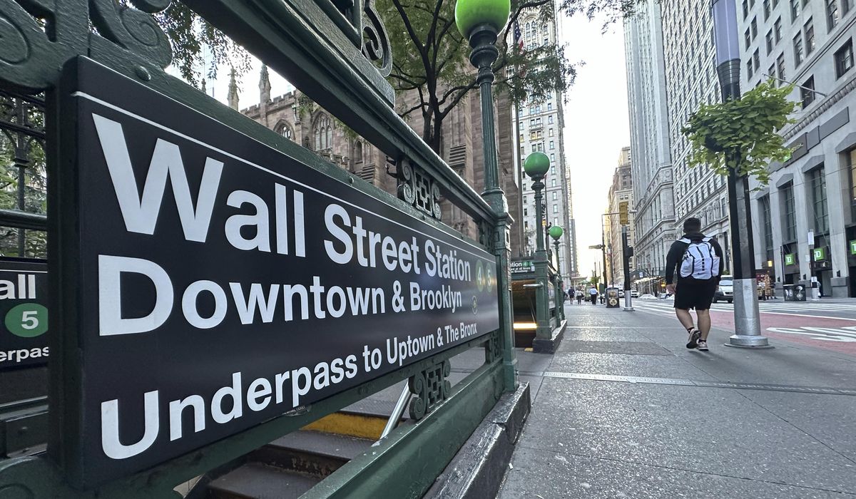 NextImg:Wall Street drifts higher and adds to its record